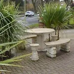 Ryndle Court Hotel 2*