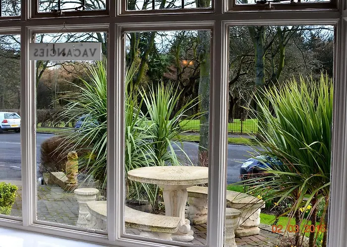 Ryndle Court Hotel 2*