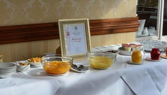 Ryndle Court Hotel 2*