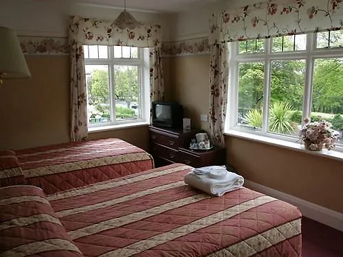 Ryndle Court Hotell 2*