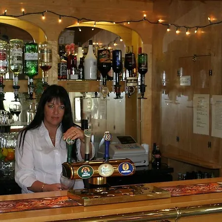 Ryndle Court Hotel 2*