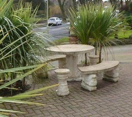 Ryndle Court Hotel 2*